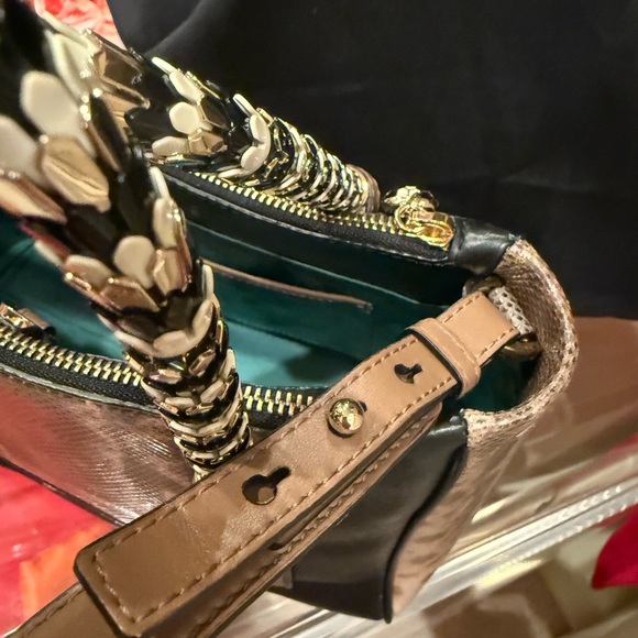 Bvlgari Serpenti Double zip leather and Python purse in great condition - Picture 10 of 13